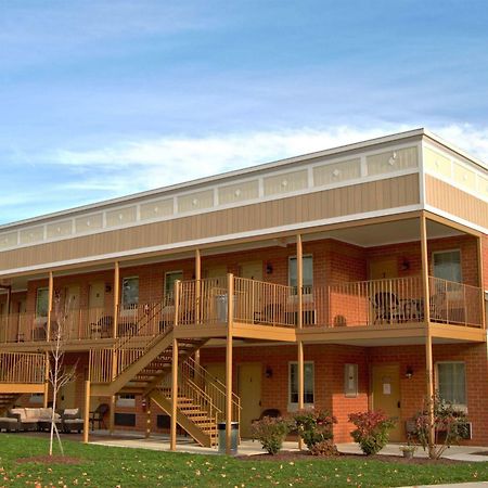 Put-In-Bay Victory Station Hotel Ngoại thất bức ảnh