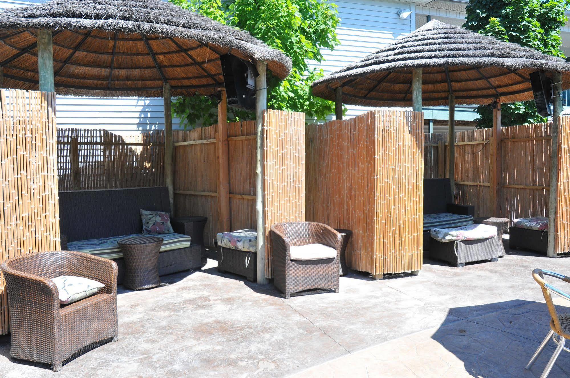 Put-In-Bay Victory Station Hotel Ngoại thất bức ảnh